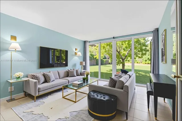 $395,000 | 9450 Live Oak Place, Unit 109, Davie, FL 33324