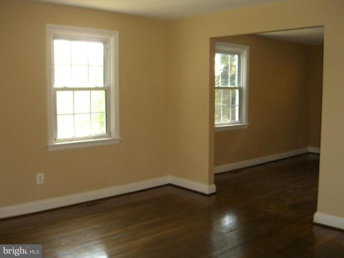 1015 Andover Road Baltimore, MD 21218 - Photo 13 of 17 Living Room