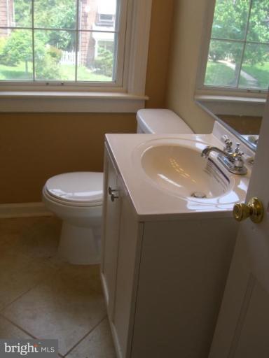 1015 Andover Road Baltimore, MD 21218 - Photo 3 of 17 Bath #1