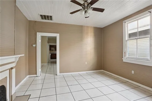 $1,300 | 824 Weyer Street, Gretna, LA 70053