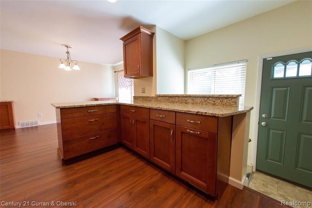 1909 Massoit Road Royal Oak, MI 48073 - Photo 11 of 30