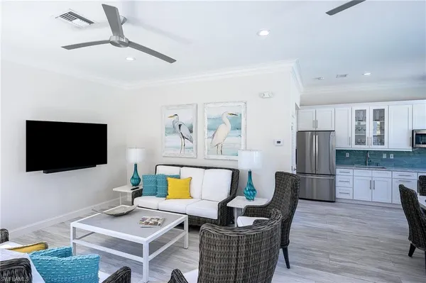 $8,500 | 2371 Ravenna Boulevard, Unit 101, Naples, FL 34109