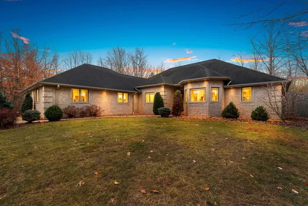$849,900 | 425 Hill Haven Court, Little Suamico, WI 54141