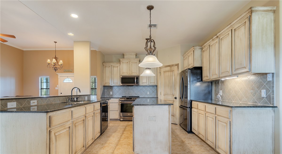 5889 Hidden Valley Loop Sandia, TX 78383 - Photo 12 of 36