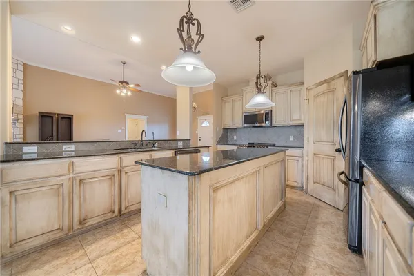 $475,000 | 5889 Hidden Valley Loop, Sandia, TX 78383