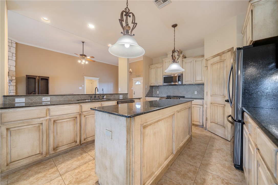 5889 Hidden Valley Loop Sandia, TX 78383 - Photo 13 of 36