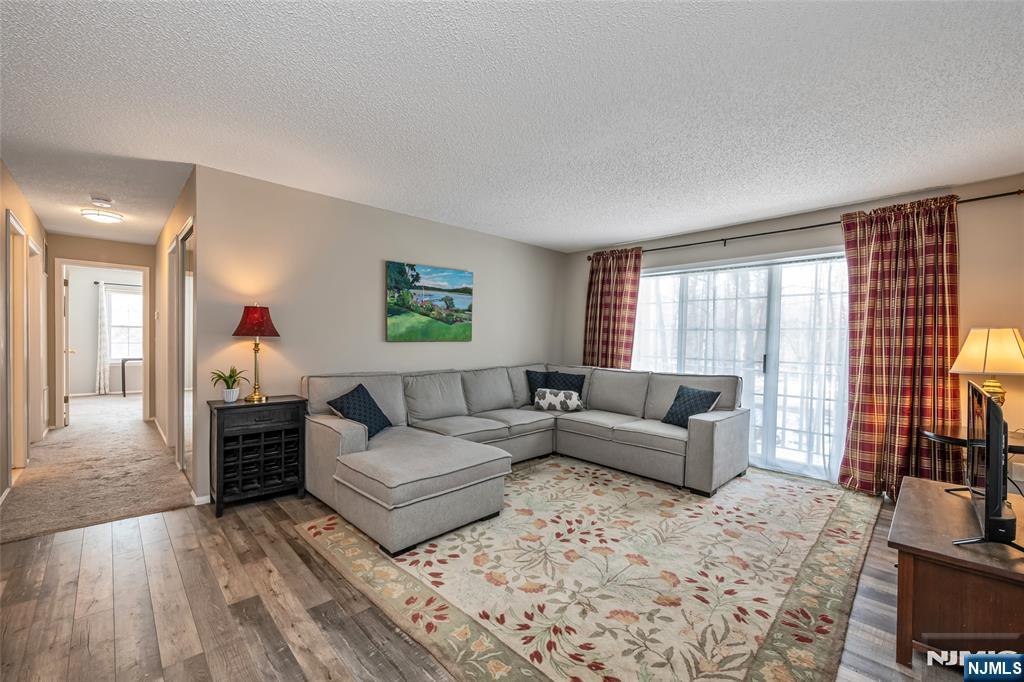 430 Poets Way, Unit 430 Mahwah, NJ 07430 - Photo 3 of 26