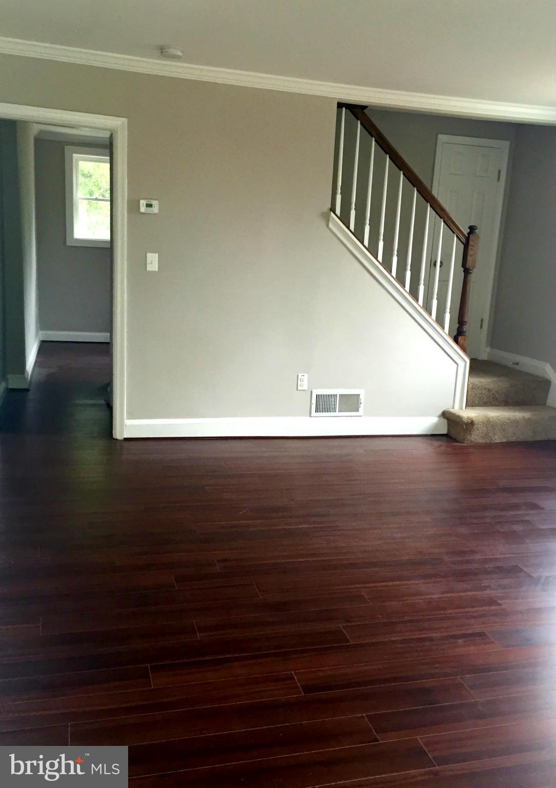 1610 Yakona Road Baltimore, MD 21286 - Photo 6 of 27 Living Room