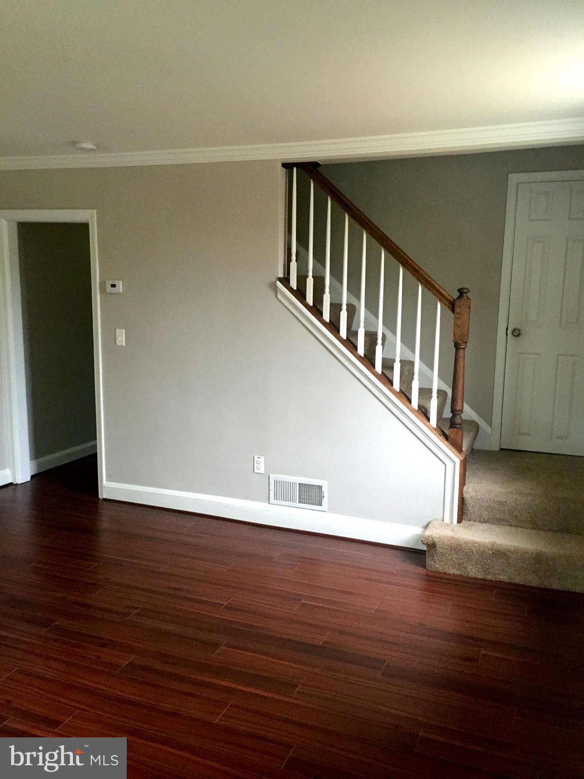 1610 Yakona Road Baltimore, MD 21286 - Photo 7 of 27 Living Room