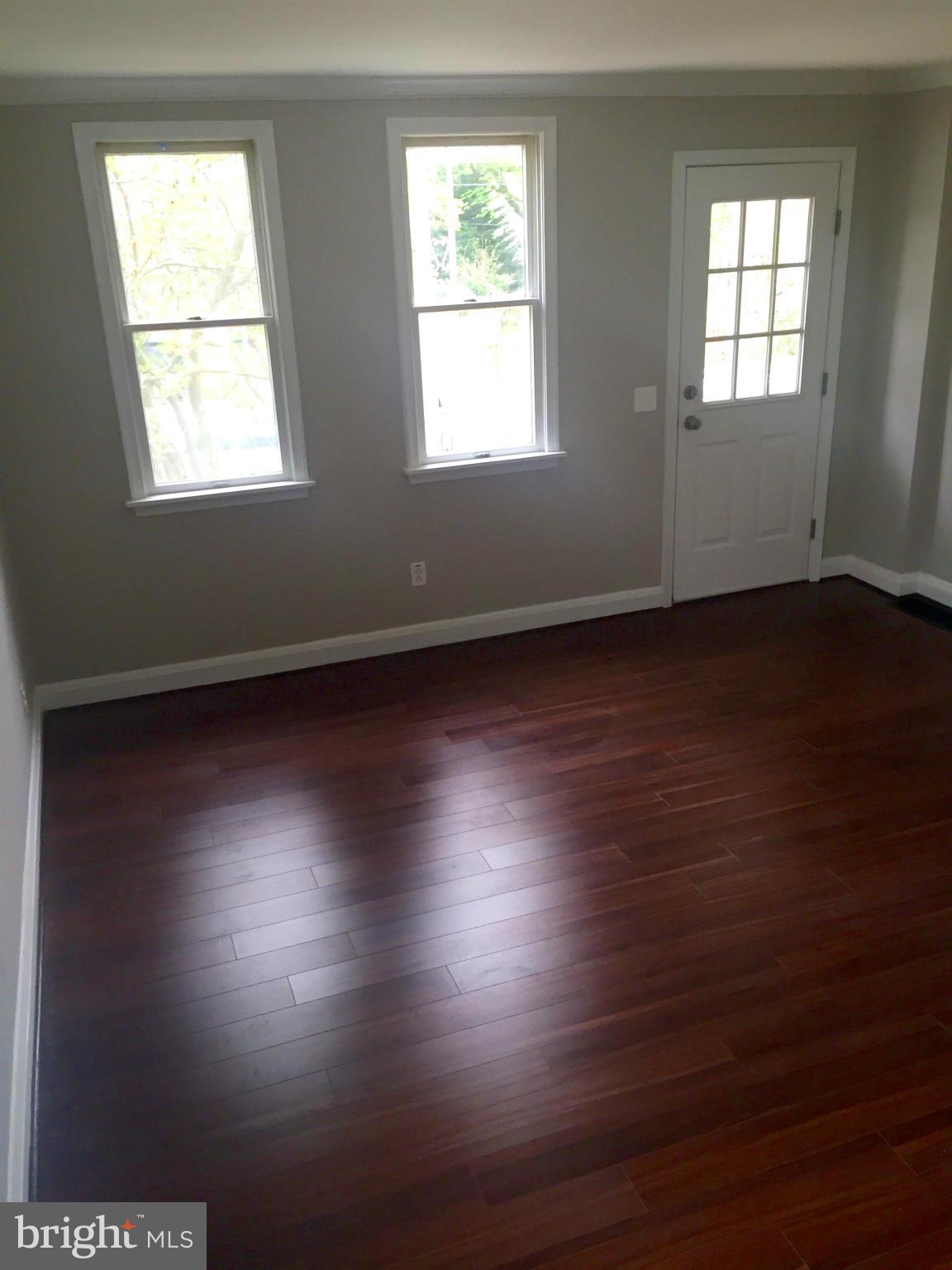 1610 Yakona Road Baltimore, MD 21286 - Photo 9 of 27 Living Room
