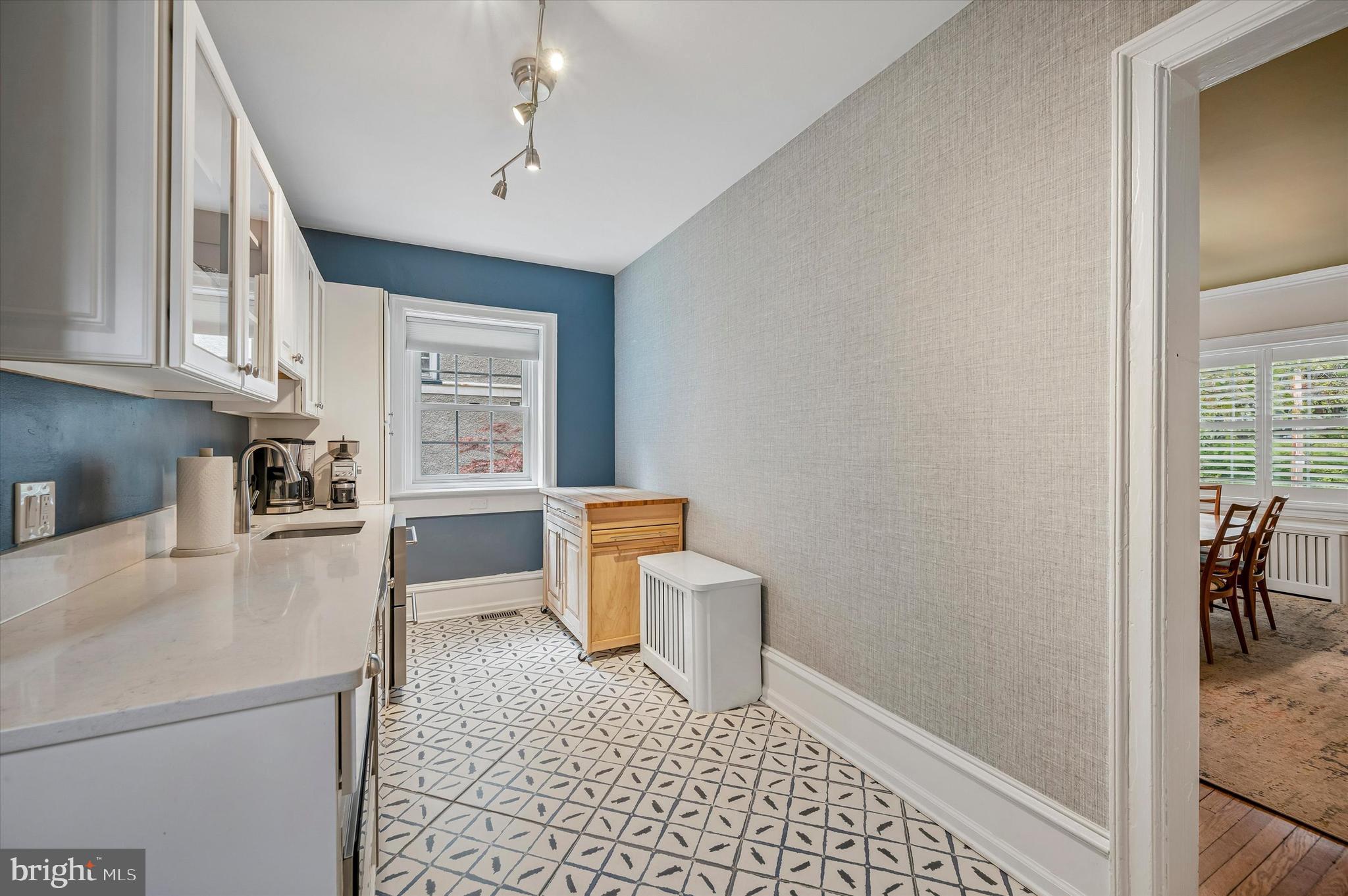 6482 Sherwood Road Philadelphia, PA 19151 - Photo 14 of 48