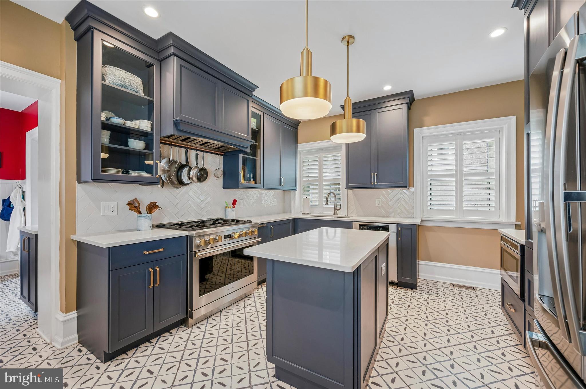 6482 Sherwood Road Philadelphia, PA 19151 - Photo 15 of 48