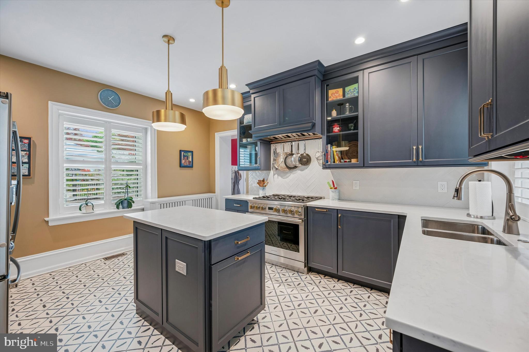 6482 Sherwood Road Philadelphia, PA 19151 - Photo 17 of 48