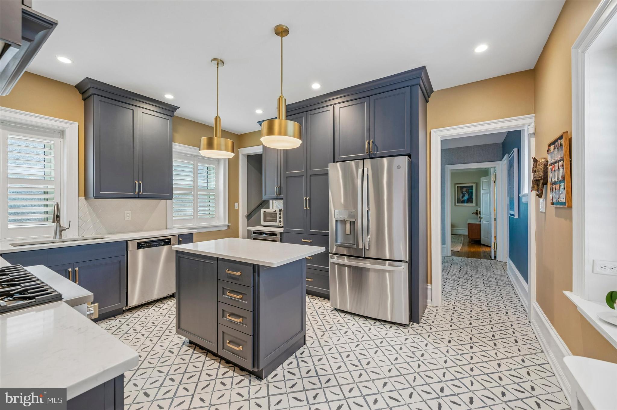 6482 Sherwood Road Philadelphia, PA 19151 - Photo 19 of 48