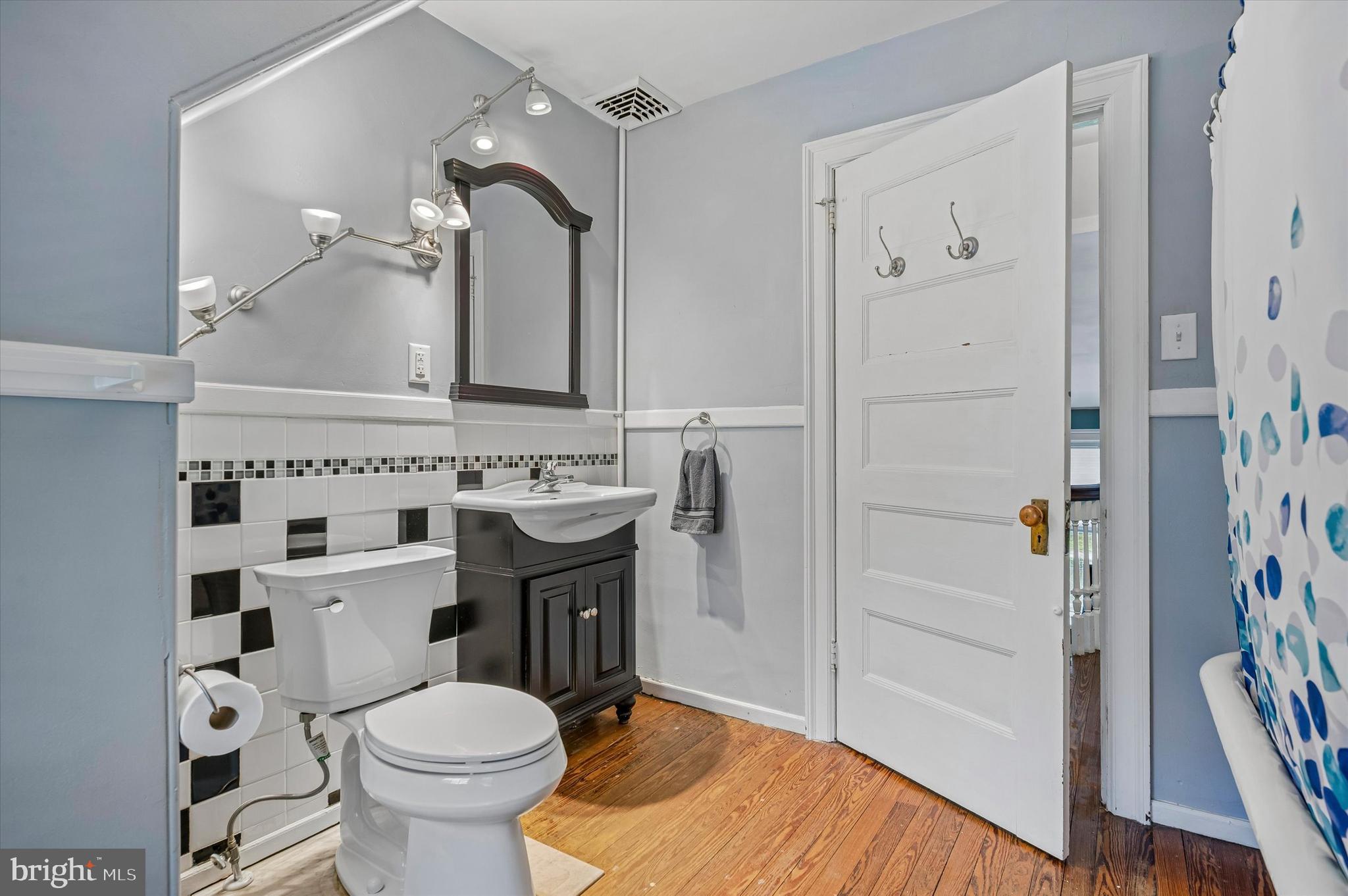 6482 Sherwood Road Philadelphia, PA 19151 - Photo 38 of 48