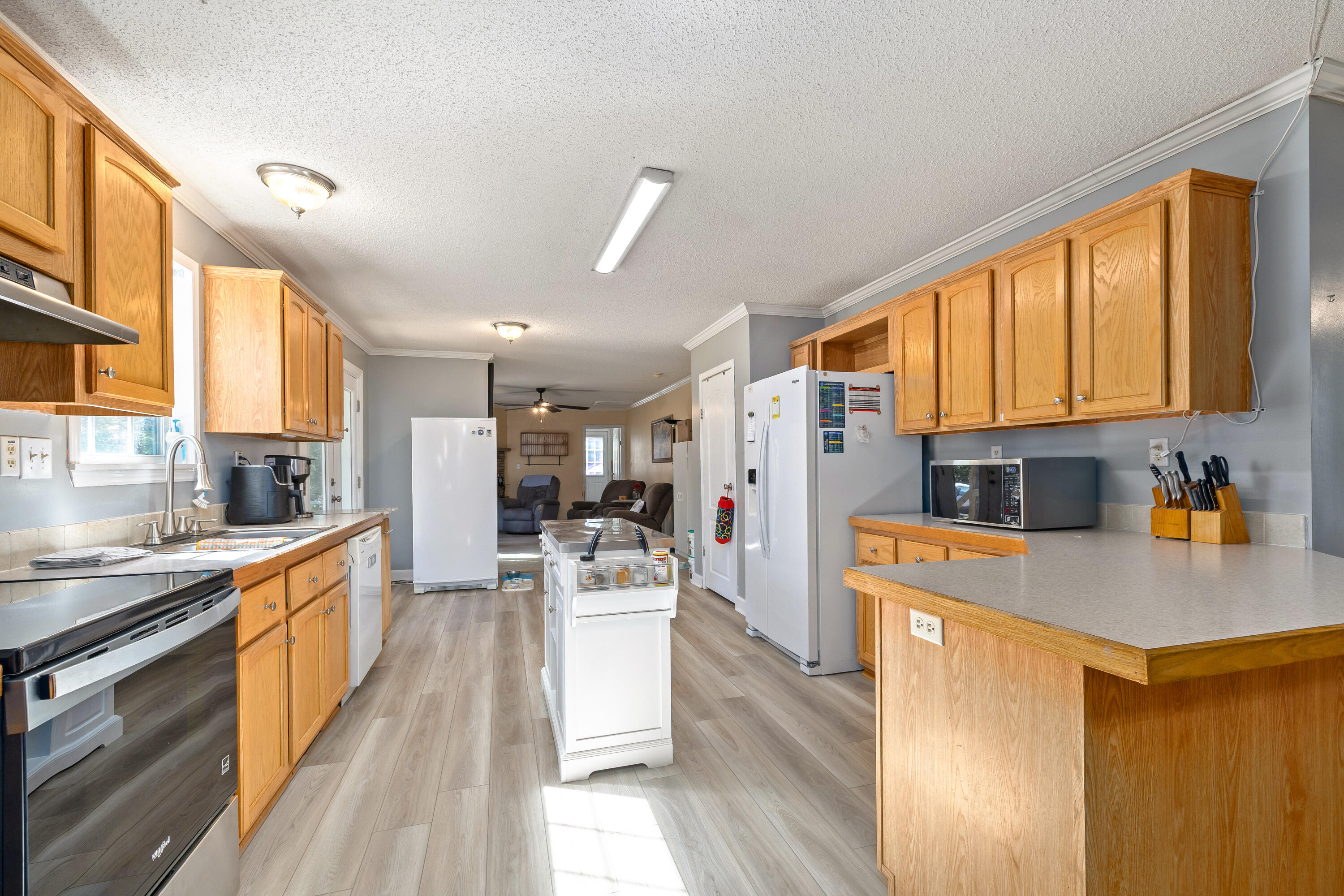 317 Friendship Road Camden, SC 29020 - Photo 7 of 34 15