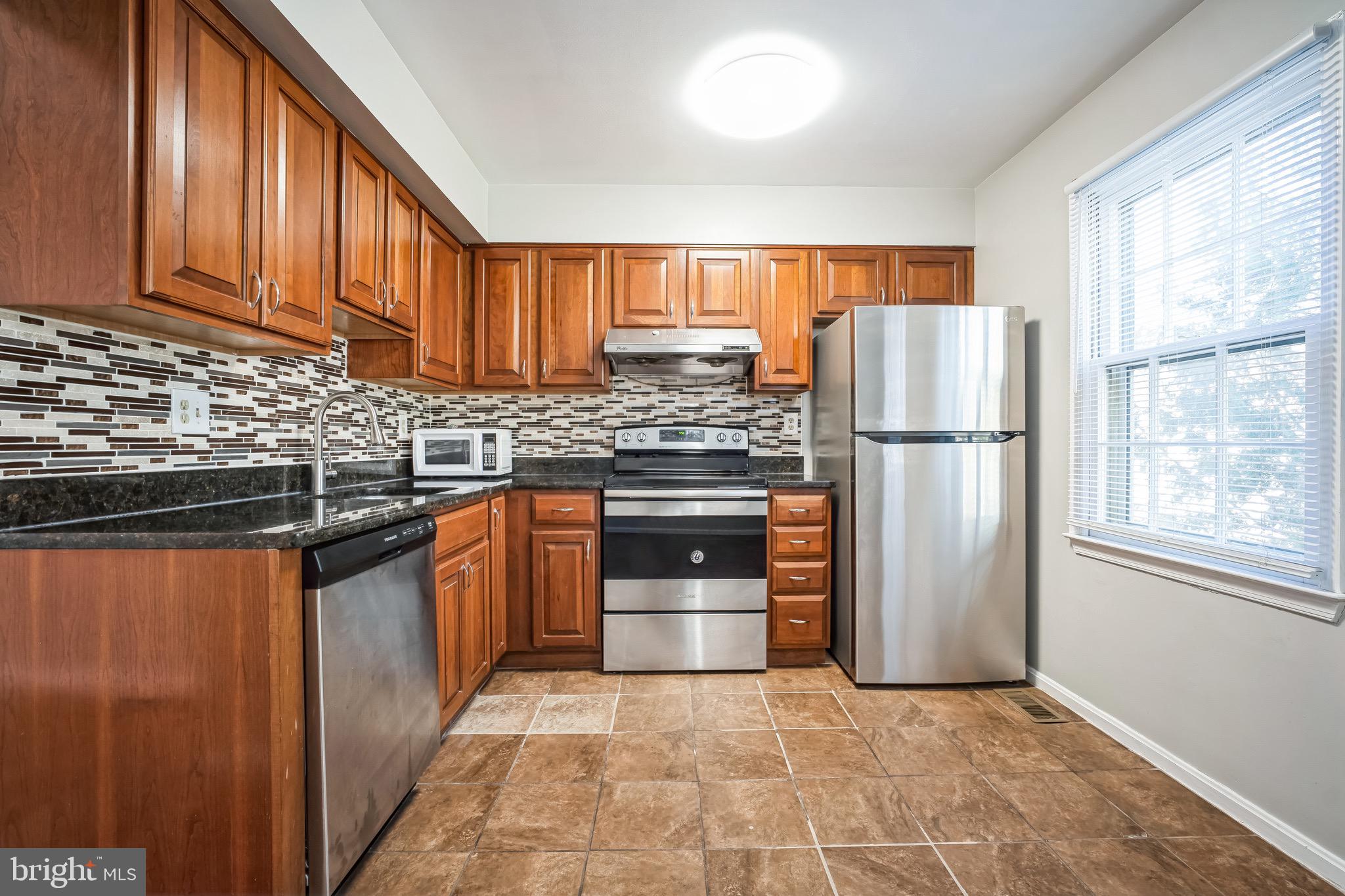 4834 Nash Drive Fairfax, VA 22032 - Photo 7 of 27