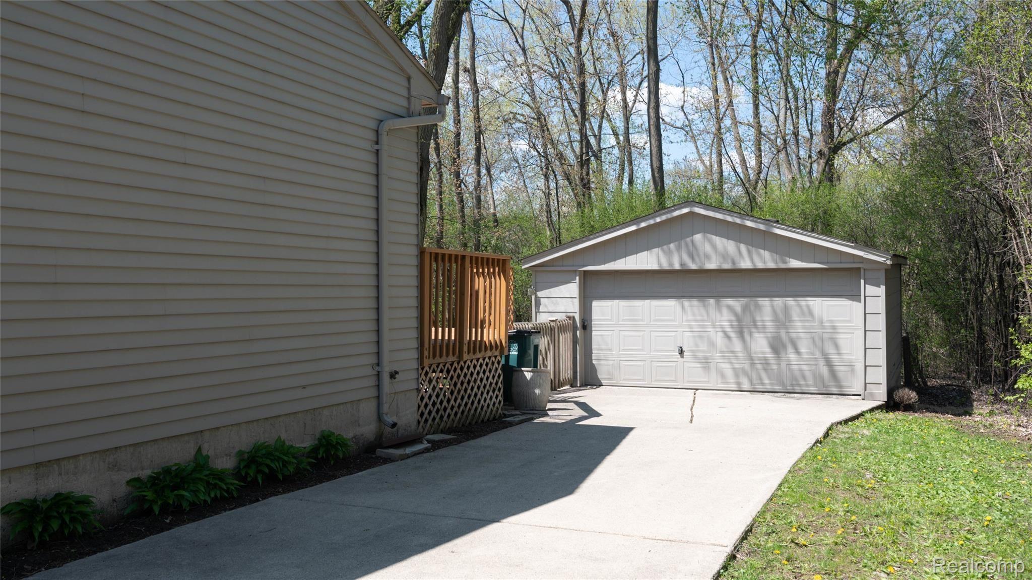 3317 McClure Road Troy, MI 48084 - Photo 36 of 50 003_58 - Copy.jpg