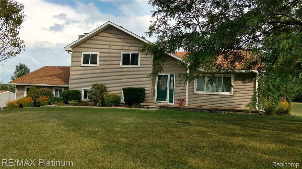 555 West Marr Road Howell, MI 48855 - Photo 2 of 19 IMG_20170828_174417537_HDR.jpg