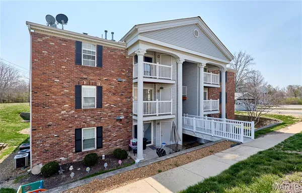 $153,990 | 1936 Marine Terrace Drive, Unit J, St. Louis, MO 63146
