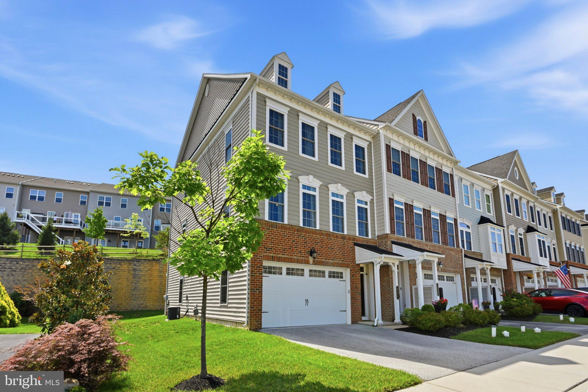 End unit townhouse