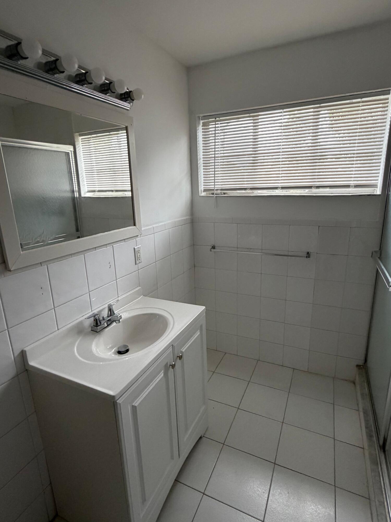 5601 Pierce Street Hollywood, FL 33021 - Photo 11 of 23 11