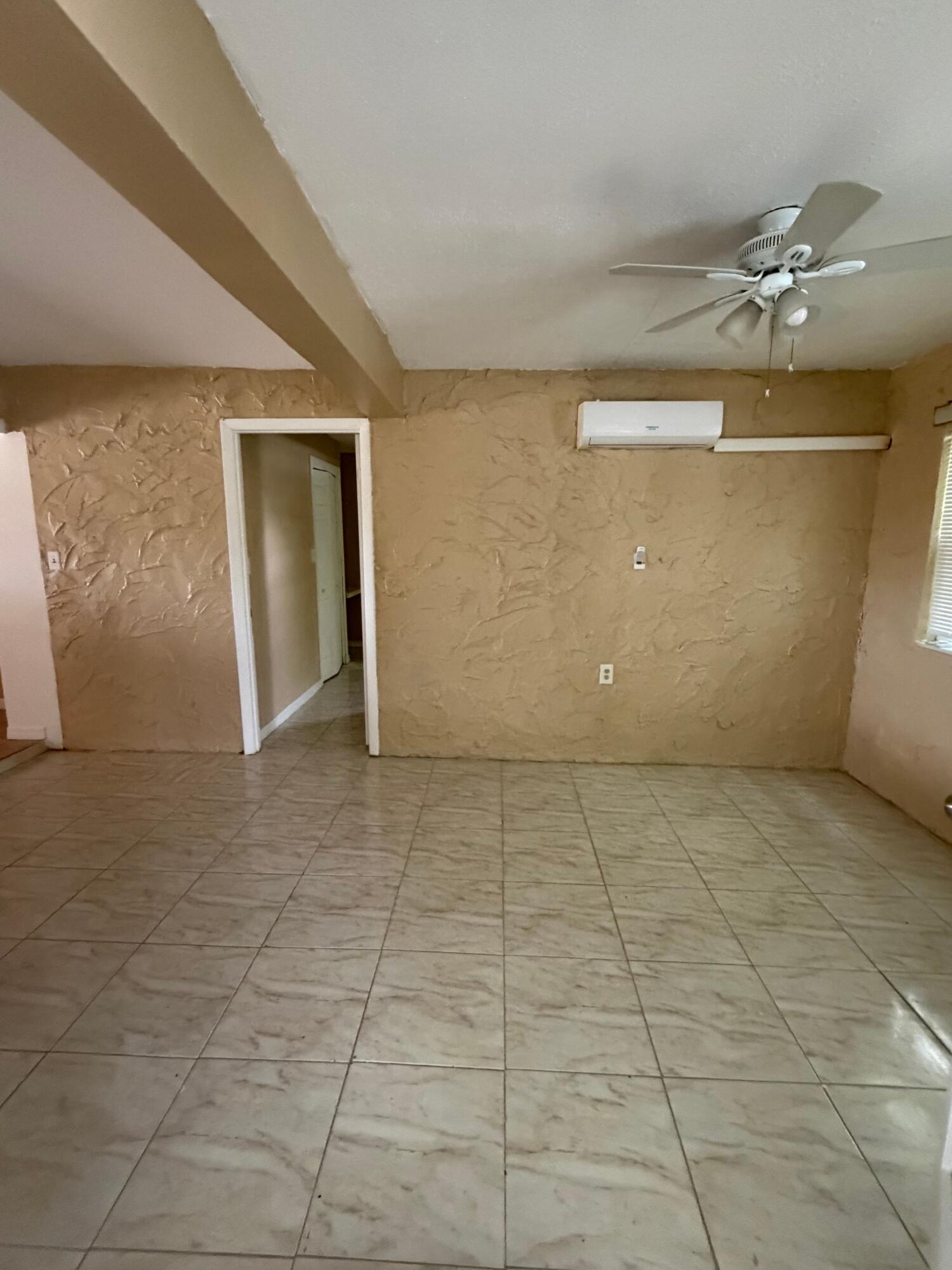 5601 Pierce Street Hollywood, FL 33021 - Photo 7 of 23 7