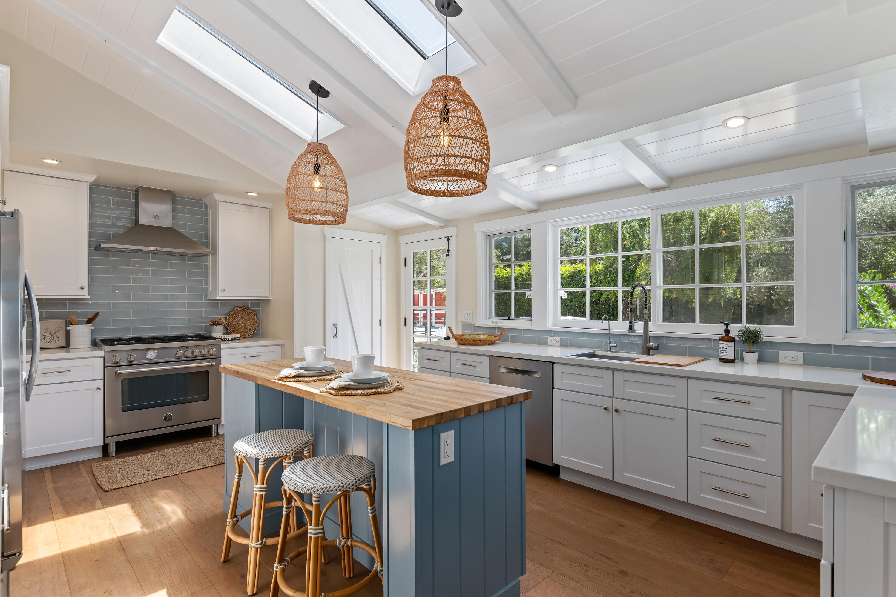 360 Arboleda Road Santa Barbara, CA 93110 - Photo 11 of 33 Kitchen