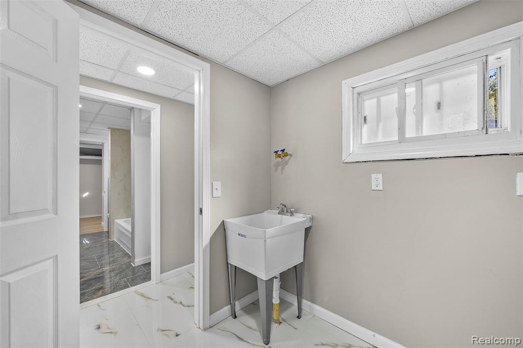 6931 Ball Road Romulus, MI 48174 - Photo 20 of 31