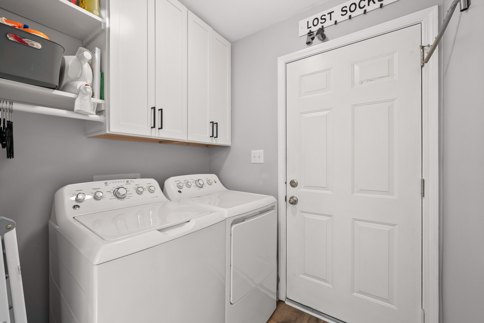 504 Eysian Road Clarksville, TN 37040 - Photo 18 of 41 a utility room with dryer and washer
