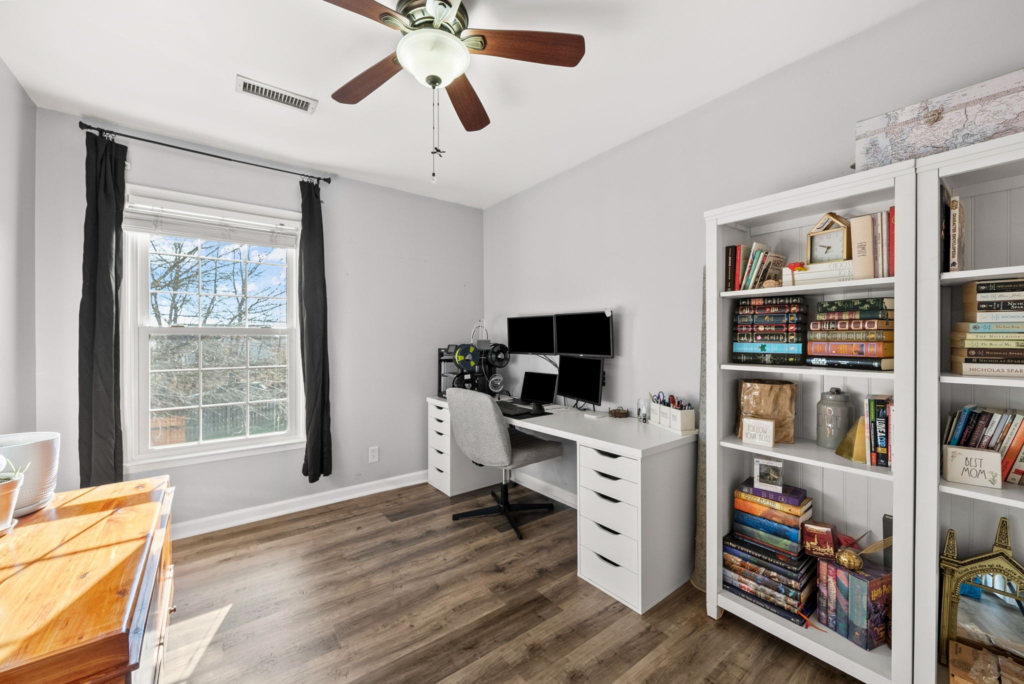 504 Eysian Road Clarksville, TN 37040 - Photo 29 of 41 a view of a workspace with furniture and a window