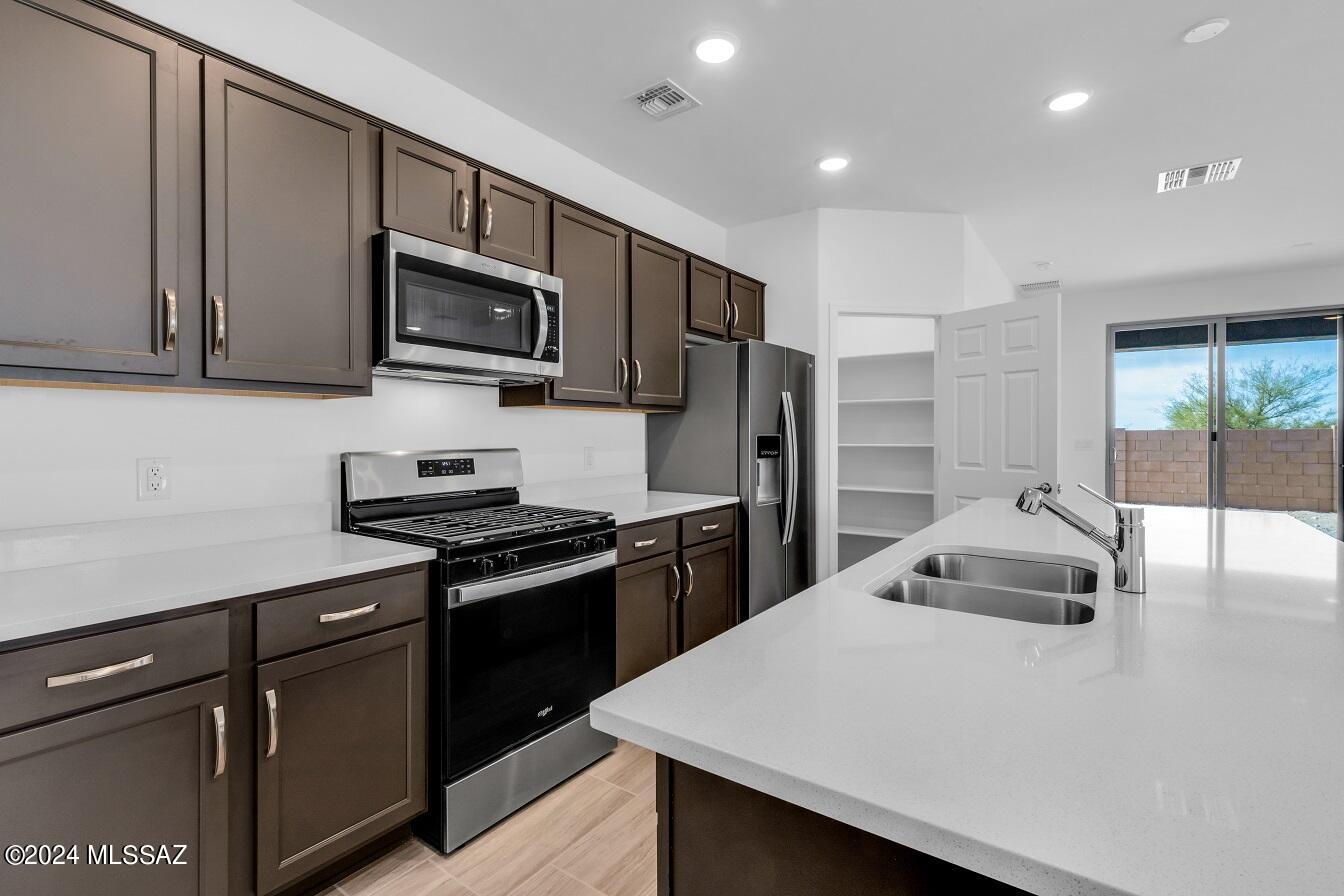 10004 South Arnold Ranch Road Vail, AZ 85641 - Photo 5 of 19
