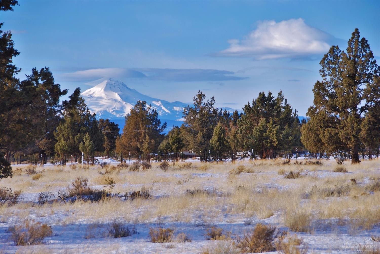 5655 Southwest Rim Road Terrebonne, OR 97760 - Photo 13 of 20 Since you can never get enough of Mt. Je