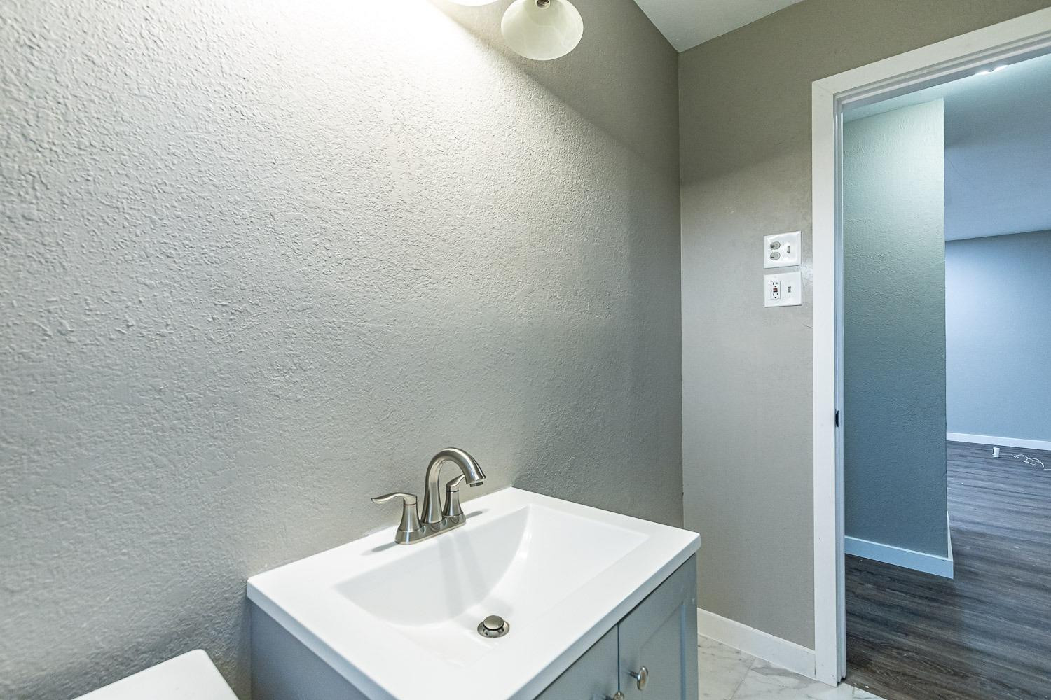 2104 22nd Street Lubbock, TX 79411 - Photo 13 of 33 Primary Bath - Unit A