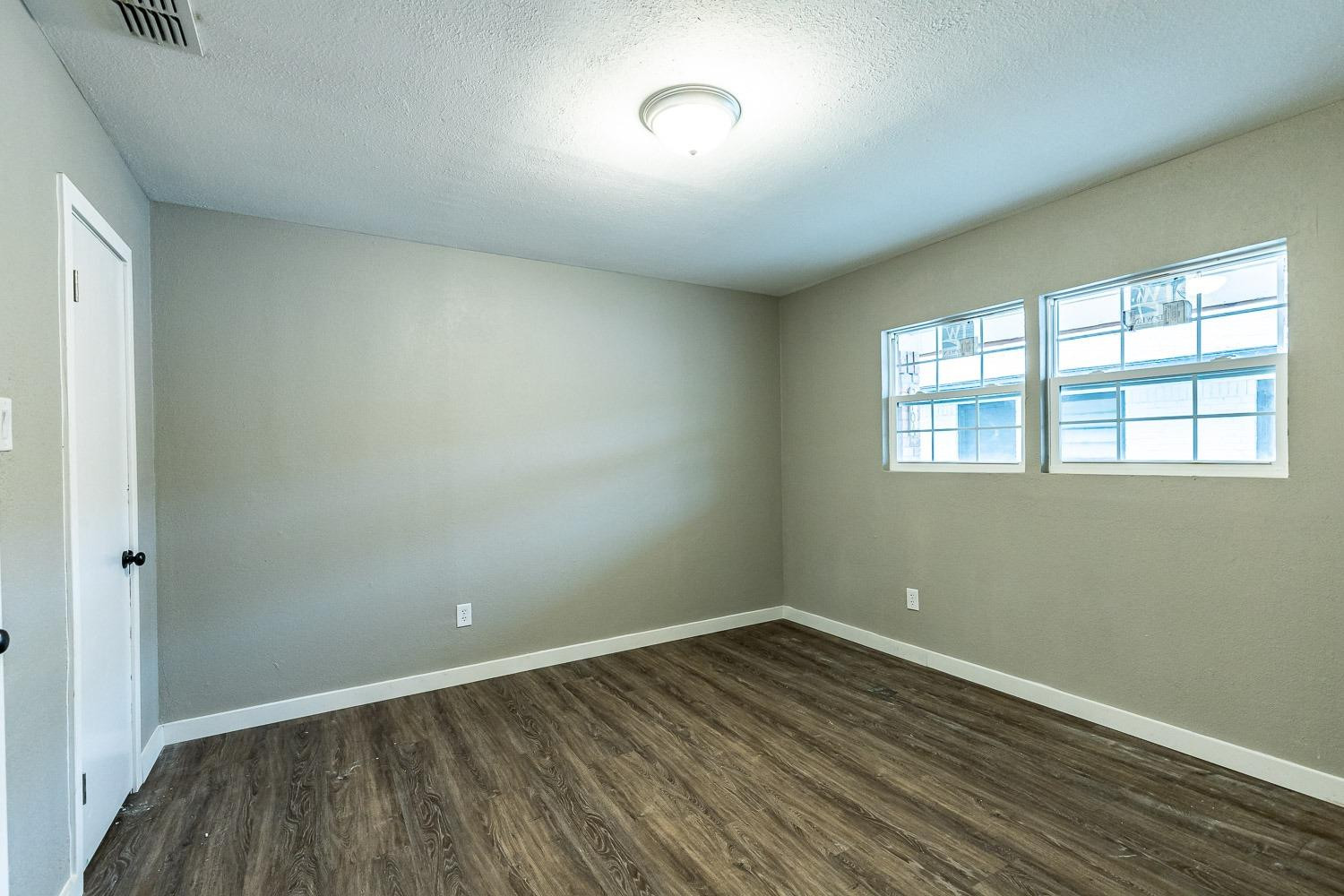 2104 22nd Street Lubbock, TX 79411 - Photo 26 of 33 Primary Bedroom - Unit B