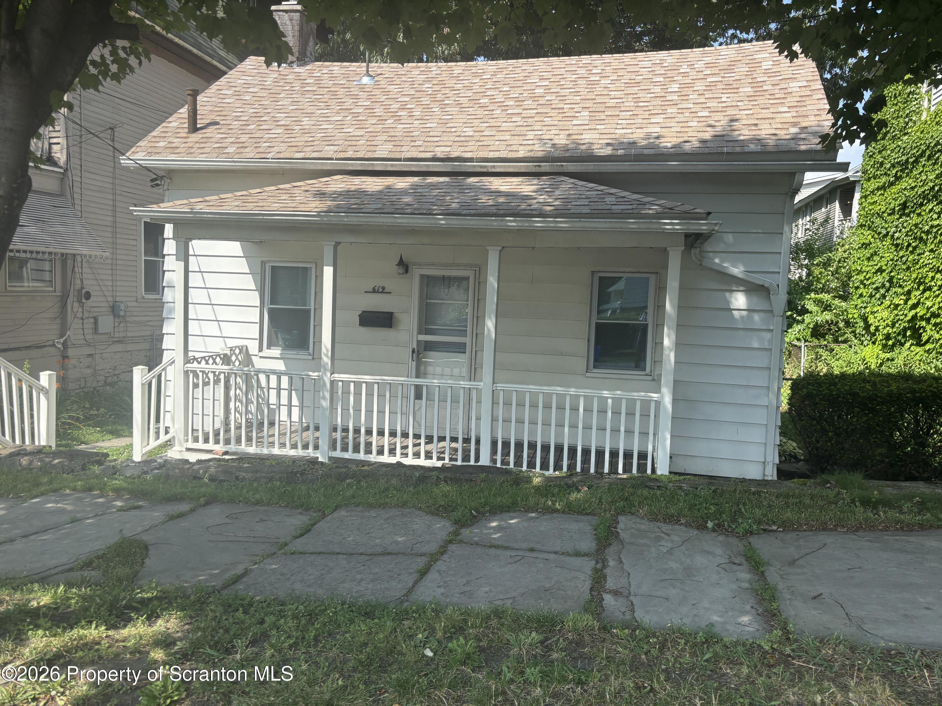 619 Hemlock Street Scranton, PA 18505 - Photo 2 of 26 IMG_9603