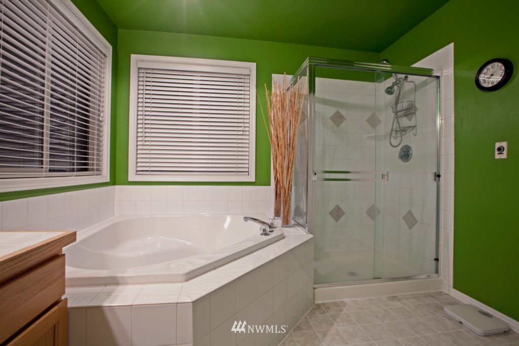 2121 Northeast 17th Place Renton, WA 98056 - Photo 9 of 11 Gallery Image 9