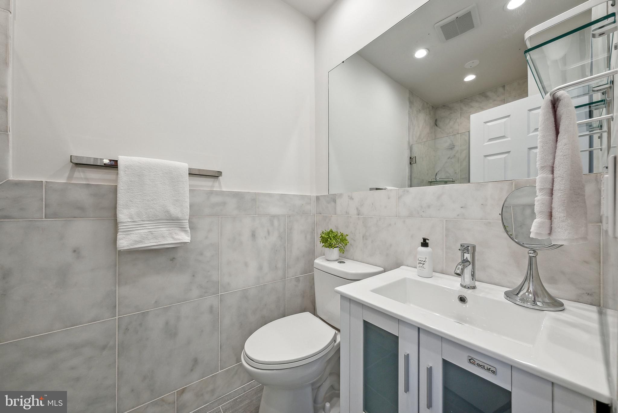 2008 R Street Northwest Washington, DC 20009 - Photo 36 of 53