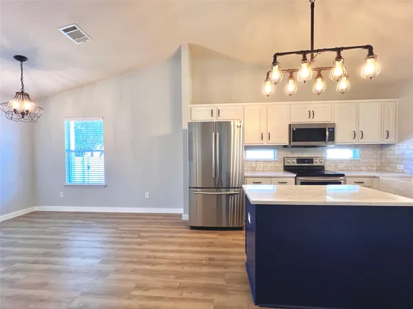 $2,100 | 1517 Big Thicket Drive, Cedar Park, TX 78613