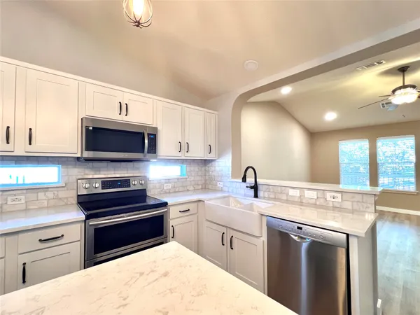 $2,100 | 1517 Big Thicket Drive, Cedar Park, TX 78613