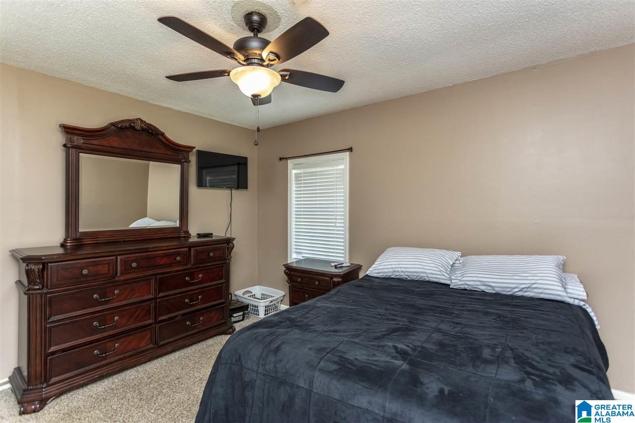 938 Pinewood Avenue Bessemer, AL 35023 - Photo 4 of 30
