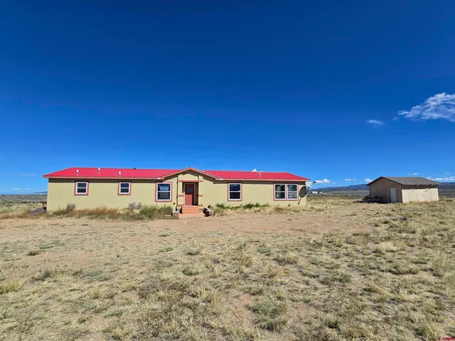 a bed room with a bed