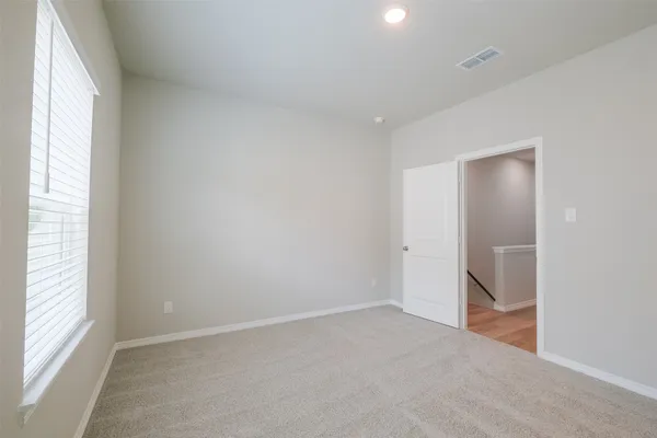 $2,500 | 6434 New York Street, Houston, TX 77021