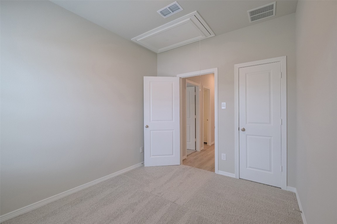 6434 New York Street Houston, TX 77021 - Photo 22 of 27 a view of an empty room