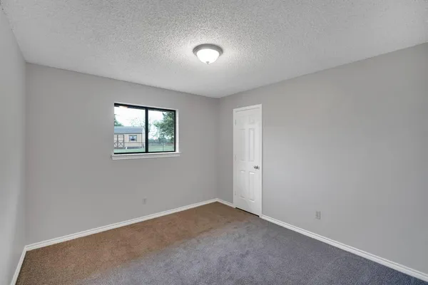 $370,000 | 730 Squire Place, Red Oak, TX 75154