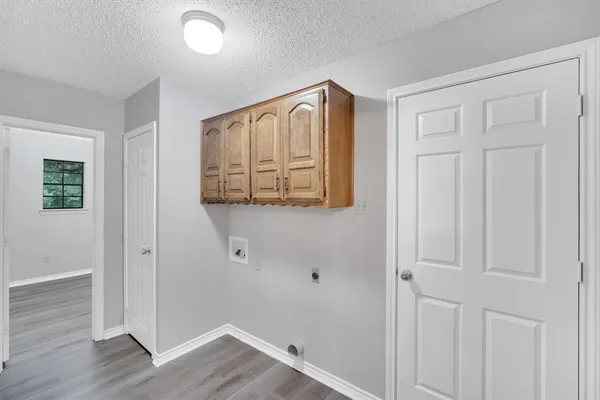 $370,000 | 730 Squire Place, Red Oak, TX 75154