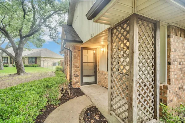 $370,000 | 730 Squire Place, Red Oak, TX 75154