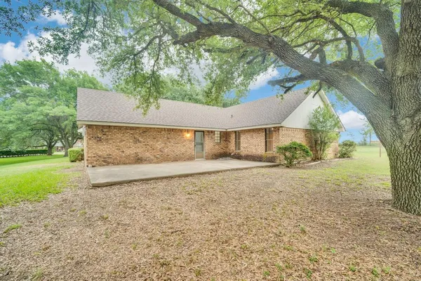 $370,000 | 730 Squire Place, Red Oak, TX 75154