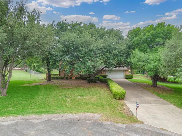 $370,000 | 730 Squire Place, Red Oak, TX 75154