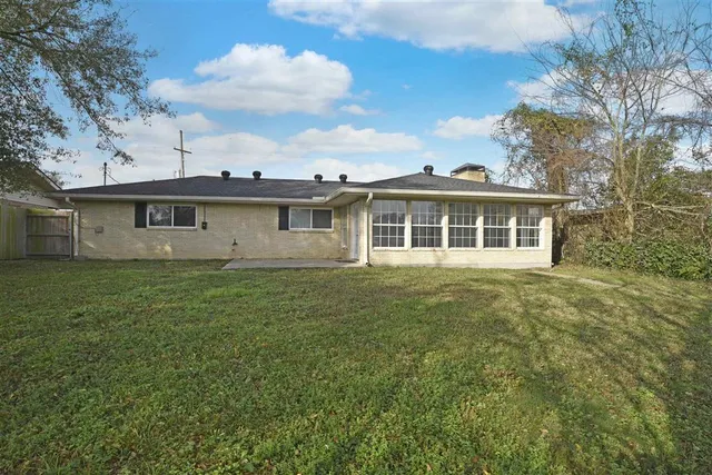 $190,000 | 4307 Oaklawn Drive, Lake Charles, LA 70605